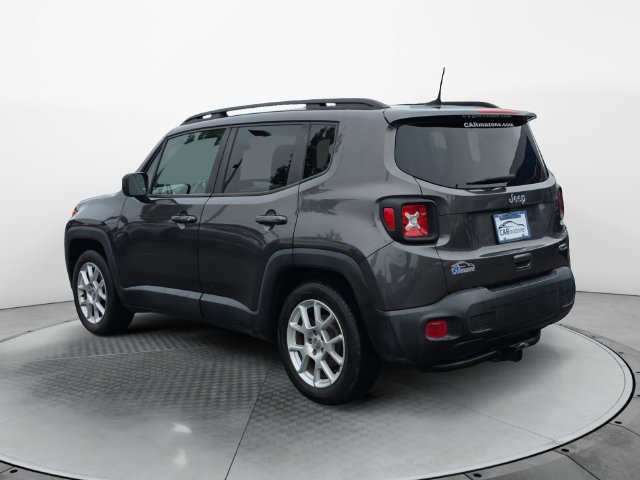 Used 2019 Jeep Renegade Latitude w/ Popular Equipment Group FWD image 3