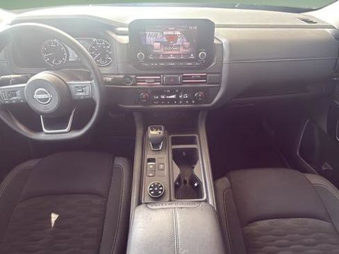 Used 2025 Nissan Pathfinder S AWD/4WD image 7