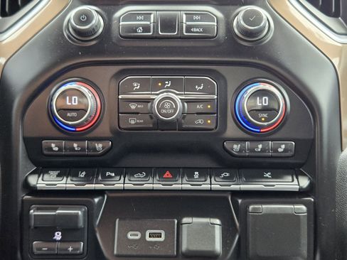 Used 2023 Chevrolet Silverado 3500 High Country w/ Technology Package image 20