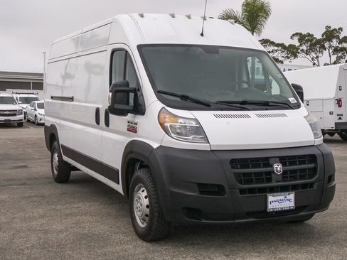 Used 2016 RAM ProMaster 2500 w/ Interior Convenience Group FWD image 3