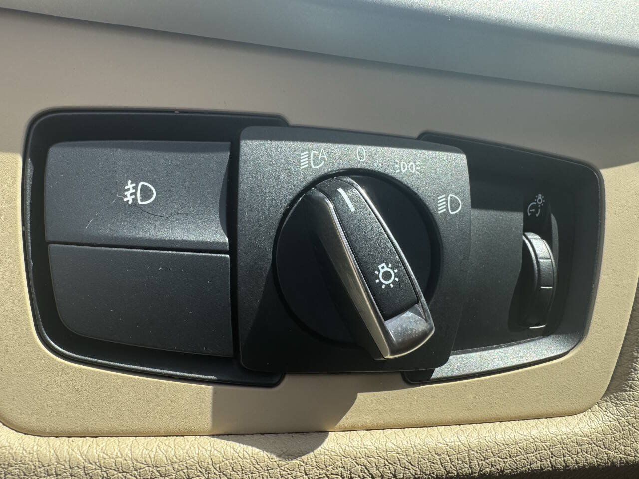 Used 2014 BMW 320i Sedan RWD image 18