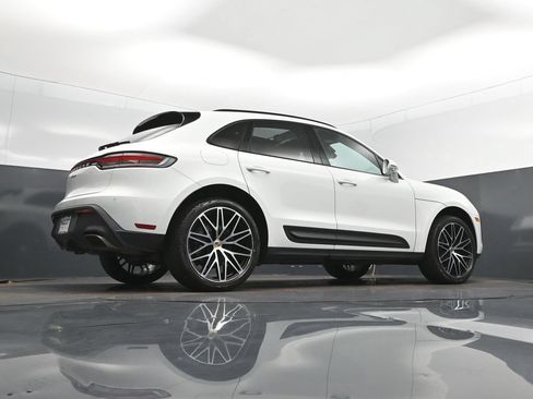 Used 2024 Porsche Macan AWD/4WD image 42