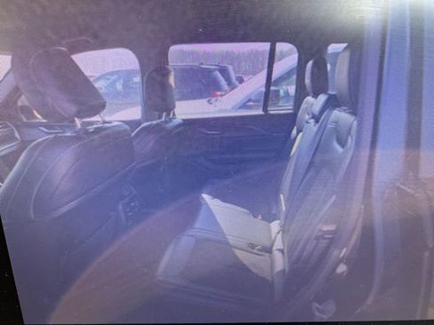 Used 2023 Jeep Grand Cherokee Altitude image 3