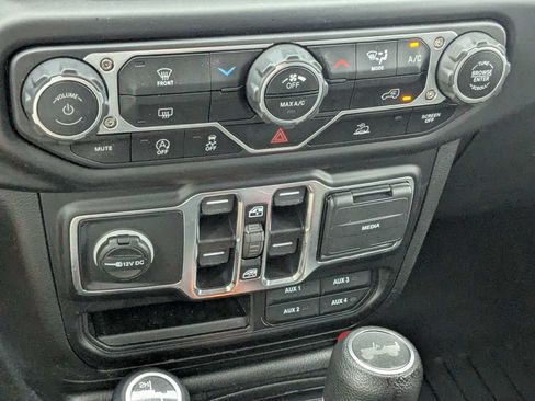 Used 2023 Jeep Wrangler Unlimited Sport AWD/4WD image 22