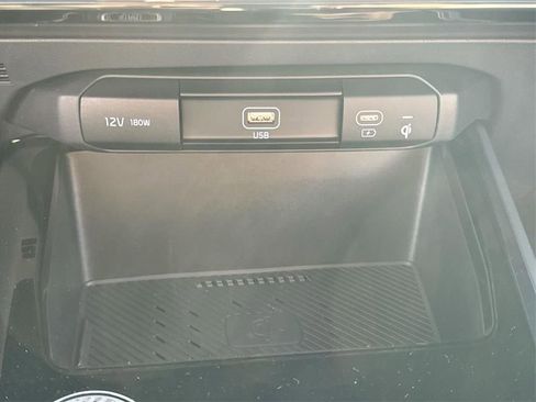 Certified 2025 Kia Niro EX image 31