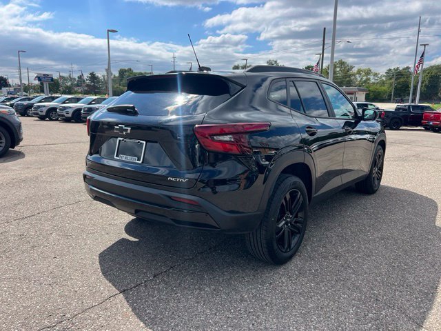Used 2025 Chevrolet Trax ACTIV w/ Driver Confidence Package FWD image 4
