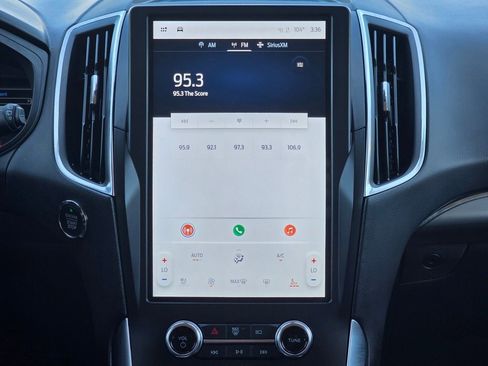 Used 2024 Ford Edge Titanium image 12