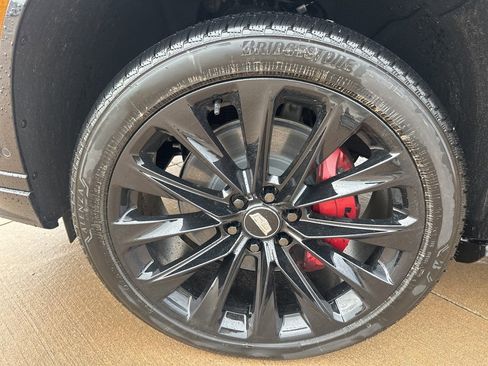 Used 2025 Cadillac Escalade ESV V w/ LPO, ONYX Package image 12