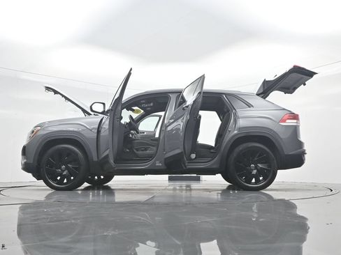 Used 2024 Volkswagen Atlas Cross Sport SE w/ Panoramic Sunroof Package AWD/4WD image 53
