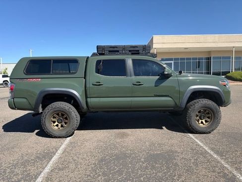 Used 2021 Toyota Tacoma TRD Off-Road w/ Technology Package AWD/4WD image 3
