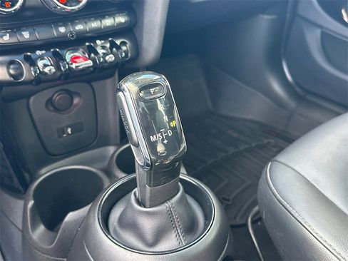 Used 2020 MINI Cooper 4-Door Hardtop image 31