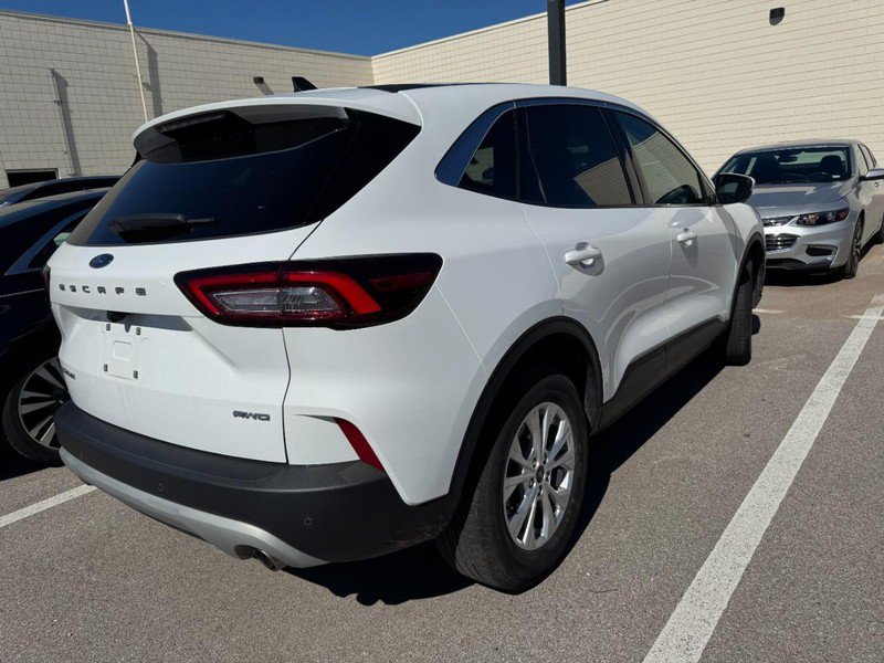 Used 2023 Ford Escape Active w/ Tech Pack #2 AWD/4WD image 3