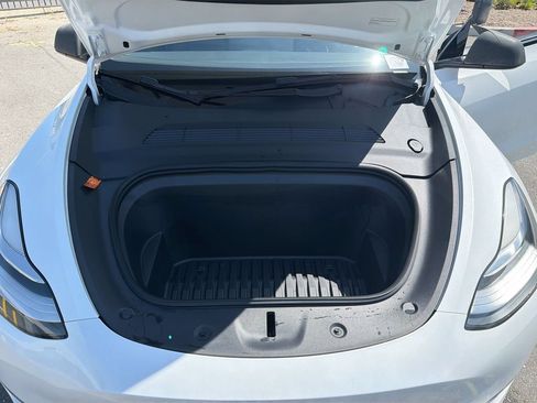 Used 2023 Tesla Model Y Long Range AWD/4WD image 18