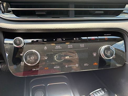 Used 2023 INFINITI QX60 Luxe FWD image 15