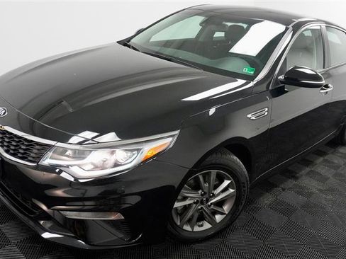 Used 2020 Kia Optima LX image 2