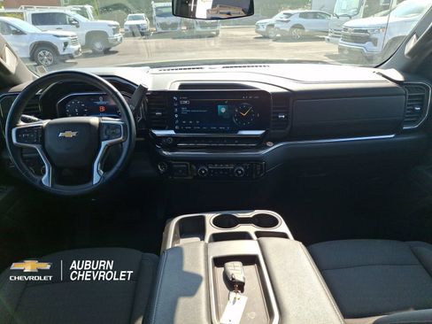 Used 2025 Chevrolet Silverado 1500 LT AWD/4WD image 9