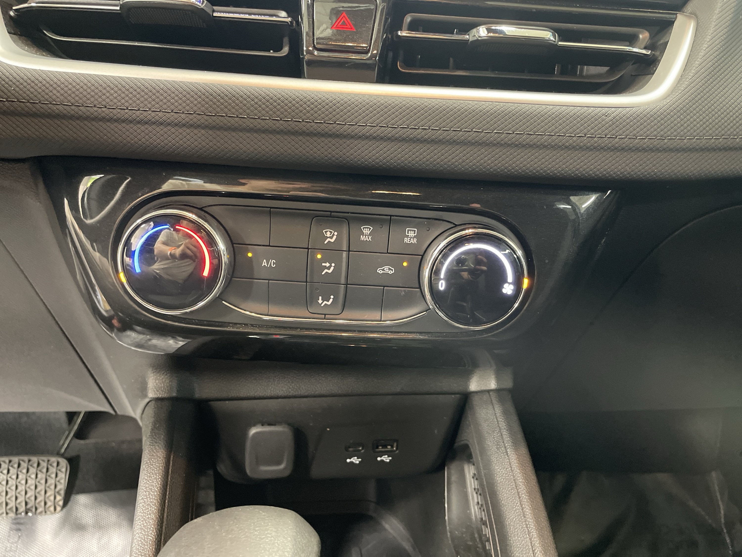 Used 2025 Chevrolet TrailBlazer LT AWD/4WD image 20