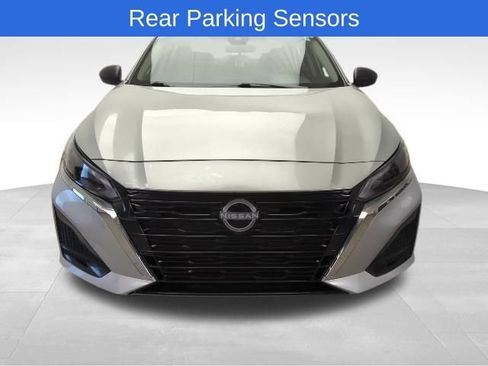 Used 2024 Nissan Altima 2.5 SV FWD image 9