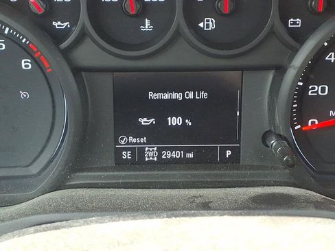 Used 2023 Chevrolet Silverado 1500 Custom image 25