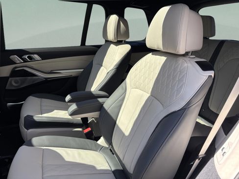 New 2026 BMW ALPINA XB7 AWD/4WD image 29