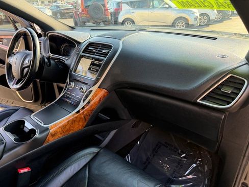 Used 2017 Lincoln MKX Reserve w/ Lincoln MKX Climate Package FWD image 27