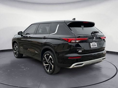 Used 2022 Mitsubishi Outlander SE image 4