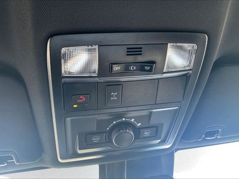 Used 2023 Toyota Tacoma TRD Off-Road image 33