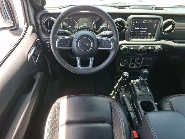 Used 2023 Jeep Wrangler Unlimited Sahara AWD/4WD image 11