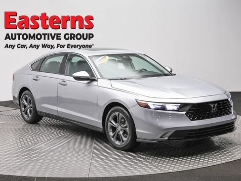 Used 2025 Honda Accord EX-L image 3
