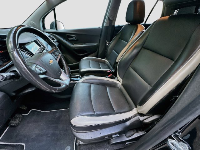 Used 2019 Chevrolet Trax Premier w/ Midnight Edition AWD/4WD image 20