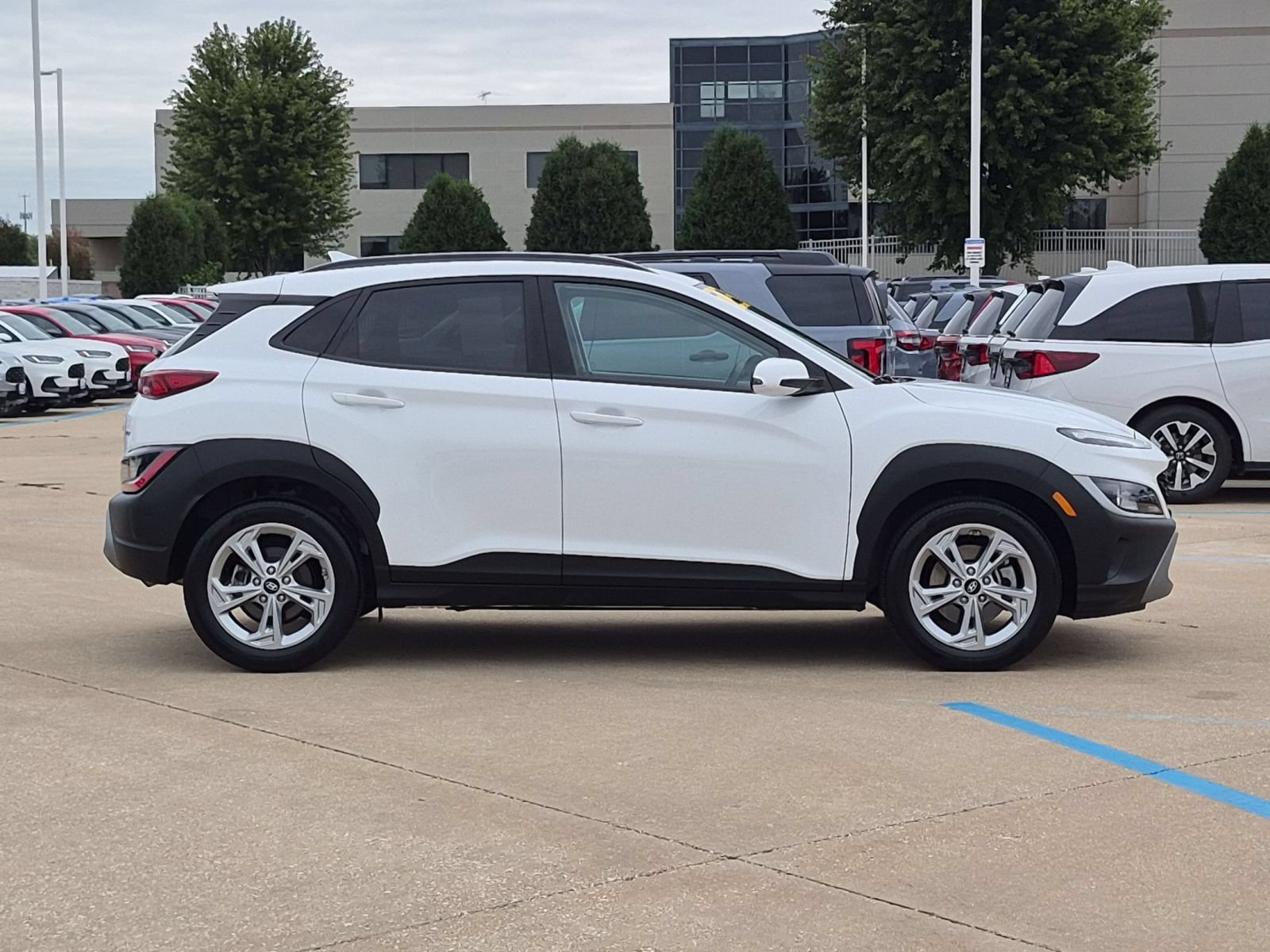 Used 2023 Hyundai Kona SEL w/ Convenience Package AWD/4WD image 5