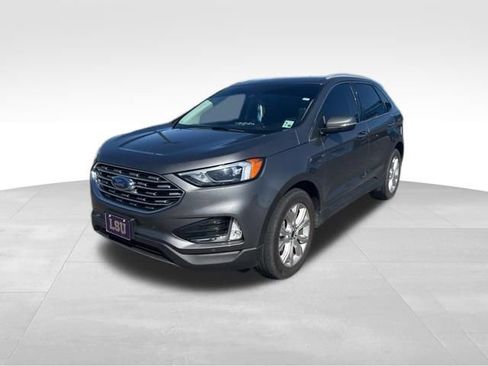 Used 2023 Ford Edge Titanium image 3