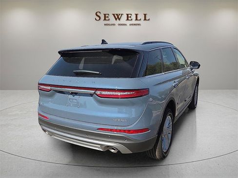 New 2026 Lincoln Corsair Premiere image 4