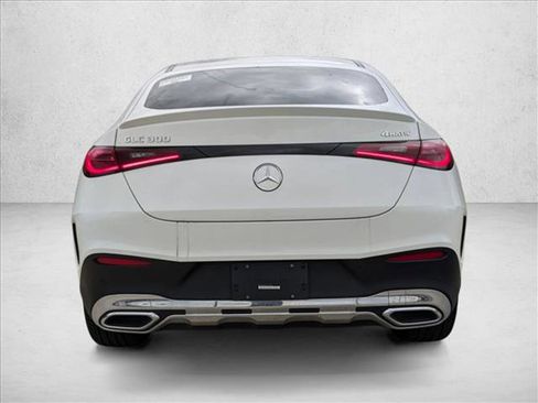 Used 2025 Mercedes-Benz GLC 300 4MATIC w/ AMG Line image 6