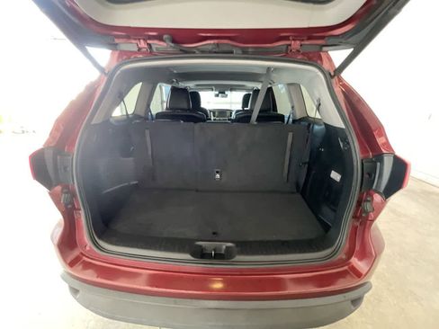 Used 2018 Toyota Highlander SE image 25