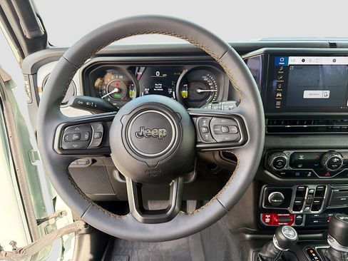 Used 2024 Jeep Wrangler Willys image 37