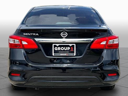 Used 2017 Nissan Sentra S w/ S Style Package FWD image 5