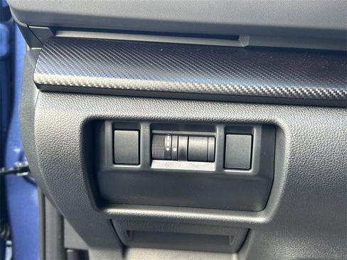 Certified 2025 Subaru Crosstrek 2.0i Premium image 17