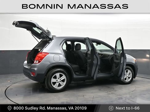Used 2020 Chevrolet Trax LS image 35