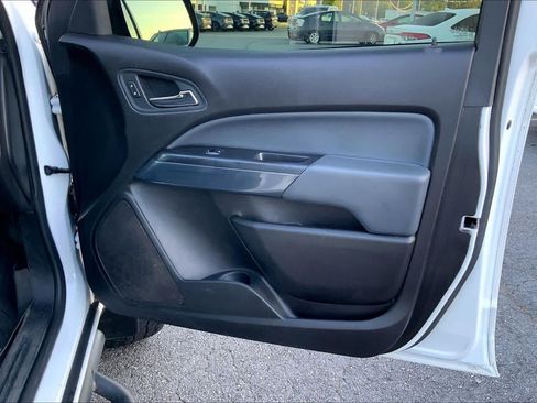 Used 2017 Chevrolet Colorado Z71 AWD/4WD image 22
