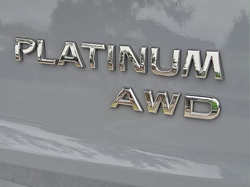 Used 2022 Nissan Rogue Platinum w/ Head-Up Display Package image 9