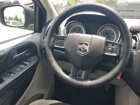 Used 2018 Dodge Grand Caravan SE FWD image 7