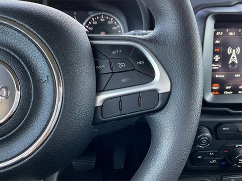 Used 2023 Jeep Renegade Latitude image 21