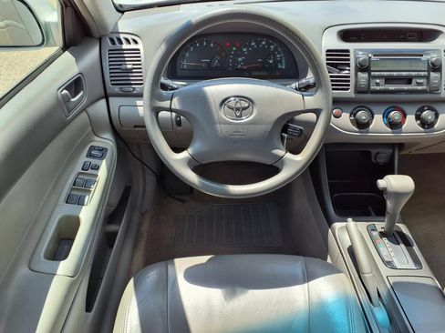 Used 2004 Toyota Camry FWD image 13