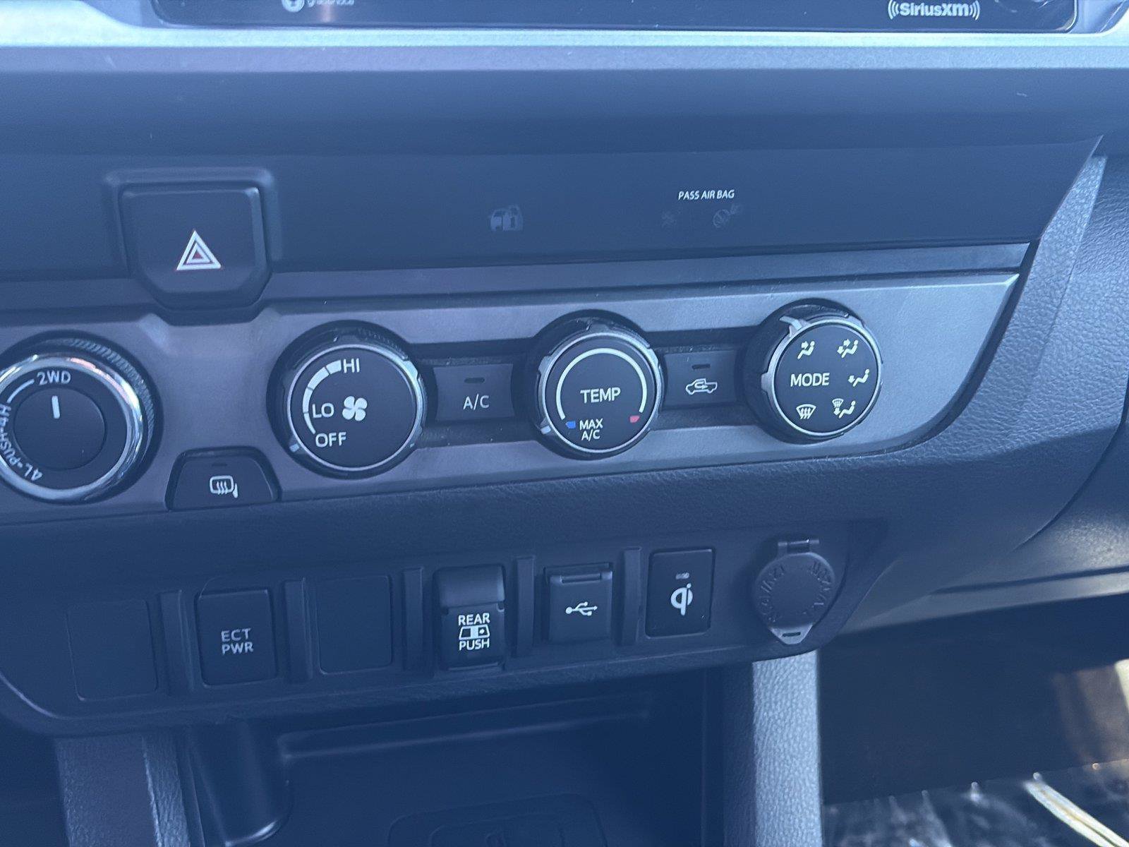 Used 2020 Toyota Tacoma TRD Sport AWD/4WD image 18