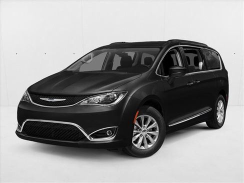 Used 2018 Chrysler Pacifica Touring Plus w/ Tire & Wheel Group FWD image 1