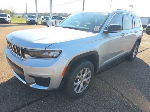 Used 2021 Jeep Grand Cherokee L Limited image 2