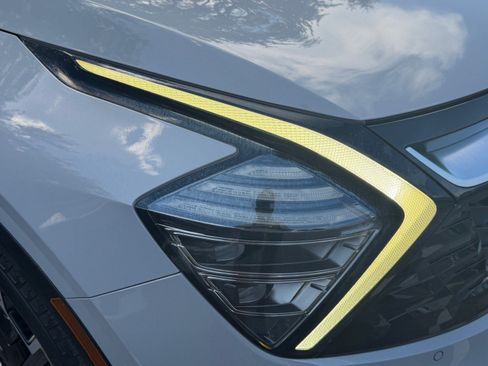 Certified 2023 Kia Sportage SX FWD image 39
