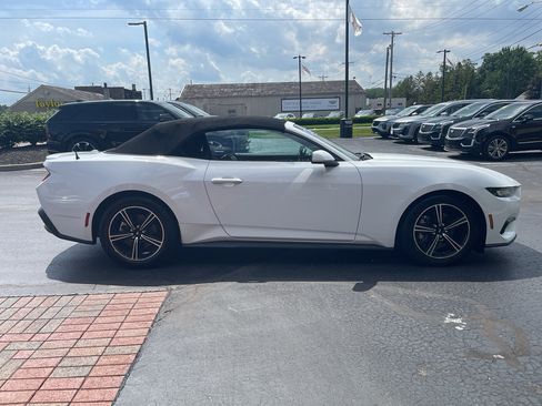 Used 2025 Ford Mustang Premium RWD image 22