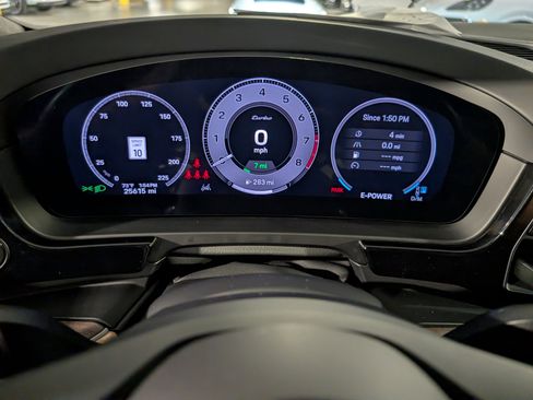 Certified 2024 Porsche Cayenne Turbo AWD/4WD image 27